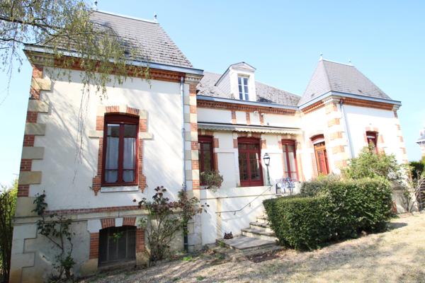 Bourbon-Lancy (71140) Propriété XIXe Centre ville A Vendre