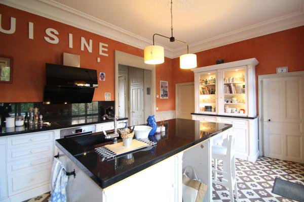 Bourbon-Lancy (71140) Propriété XIXe Centre ville A Vendre