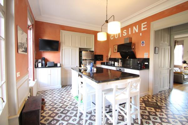 Bourbon-Lancy (71140) Propriété XIXe Centre ville A Vendre