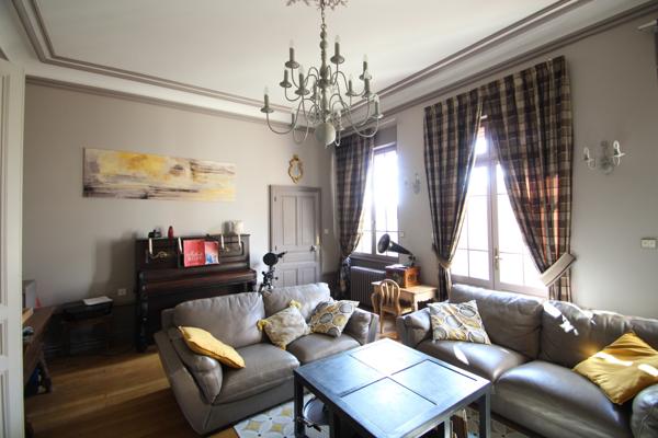 Bourbon-Lancy (71140) Propriété XIXe Centre ville A Vendre