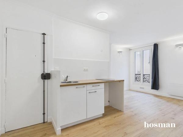Studio rénové 1 pièce de 25 m², Rue Labat - Paris 18ème - Lumineux au 2ème étage