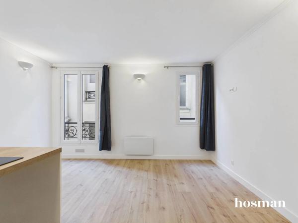 Studio rénové 1 pièce de 25 m², Rue Labat - Paris 18ème - Lumineux au 2ème étage