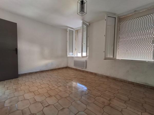 BEDARIEUX centre ville Appartement spacieux au 2ème étage