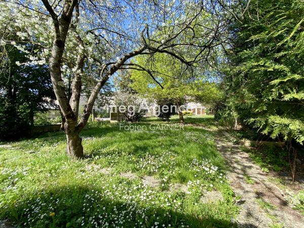 Terrain à SAINT-BARTHELEMY-D'ANJOU, 49124 - 595m²