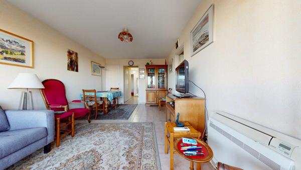 Montpellier (34070) T4 Montpellier Croix d’Argent tram ligne 2 – balcon, parking, vue