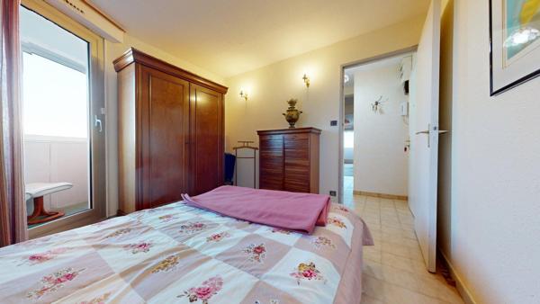 Montpellier (34070) T4 Montpellier Croix d’Argent tram ligne 2 – balcon, parking, vue