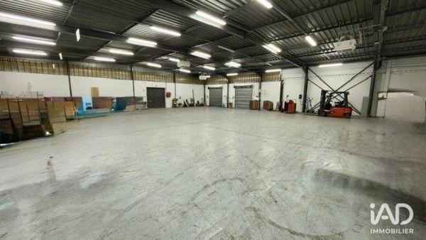 Location local d’activité 790 m² Les Ulis
