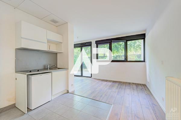 Appartement Rueil Malmaison 1 pièce(s) 28.48 m² 200 000 € **  - Référence  20014