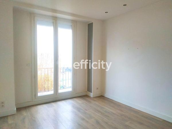 Appartement
         2 pièces
        - 37 m² 160 000 € *