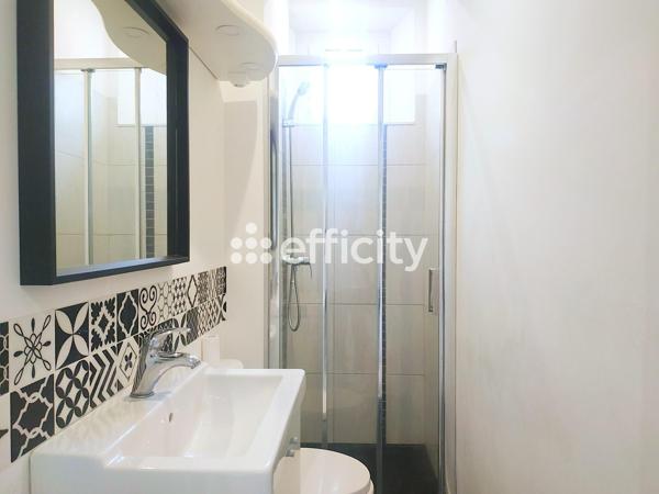 Appartement
         2 pièces
        - 37 m² 160 000 € *