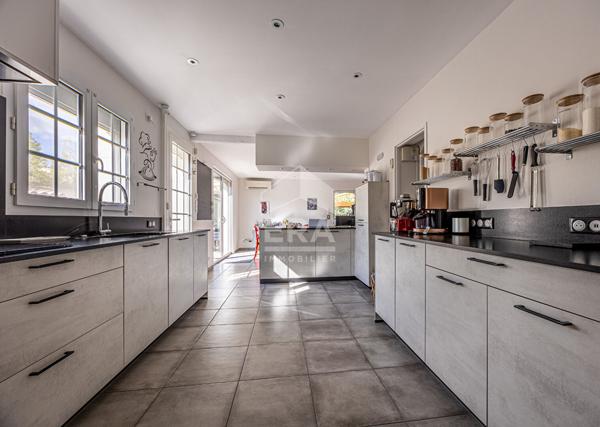 BELLE PROPRIETE 6 CHAMBRES, BELLES PRESTATIONS !