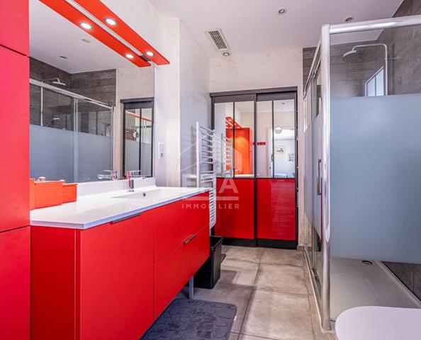 BELLE PROPRIETE 6 CHAMBRES, BELLES PRESTATIONS !