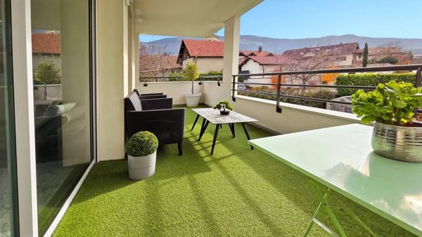 Superbe T4 de 93 m² – Grande terrasse 30 m² – centre du village