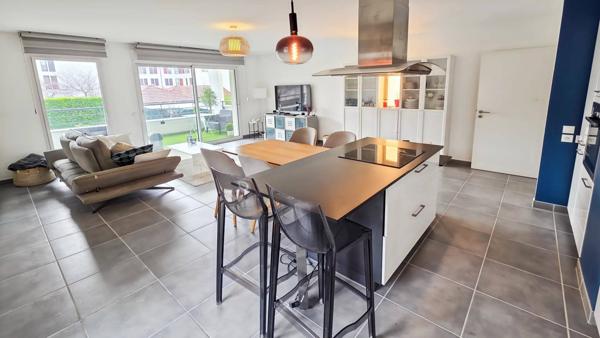 Superbe T4 de 93 m² – Grande terrasse 30 m² – centre du village