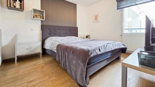 Superbe T4 de 93 m² – Grande terrasse 30 m² – centre du village