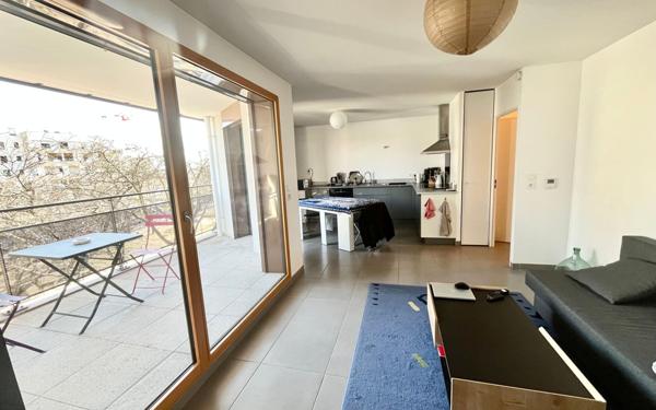 Appartement à vendre    3 pièces • 64,51 m2 Lyon 8