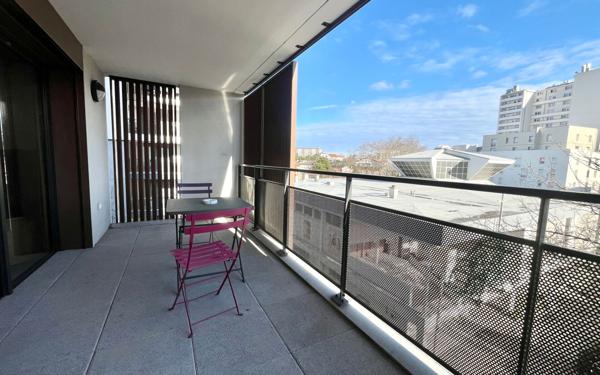 Appartement à vendre    3 pièces • 64,51 m2 Lyon 8