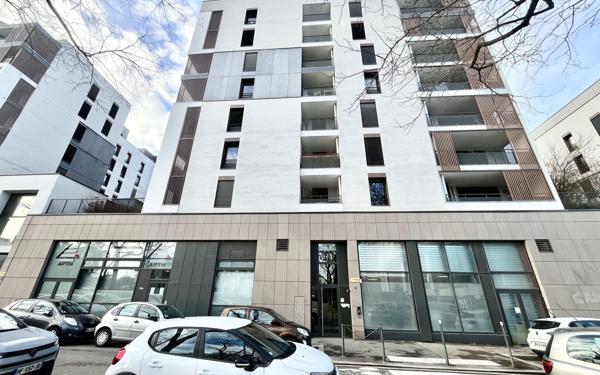 Appartement à vendre    3 pièces • 64,51 m2 Lyon 8