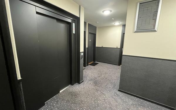 Appartement à vendre    3 pièces • 64,51 m2 Lyon 8