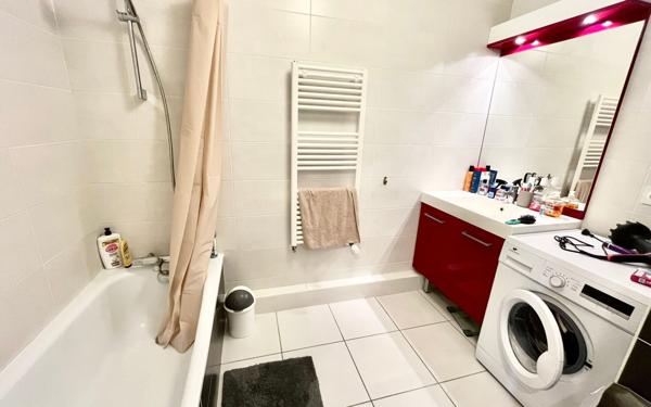 Appartement à vendre    3 pièces • 64,51 m2 Lyon 8