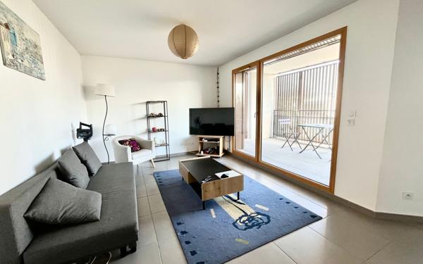 Appartement à vendre    3 pièces • 64,51 m2 Lyon 8