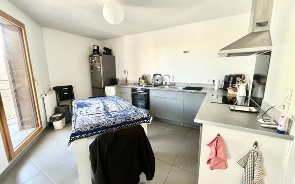 Appartement à vendre    3 pièces • 64,51 m2 Lyon 8