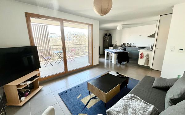 Appartement à vendre    3 pièces • 64,51 m2 Lyon 8