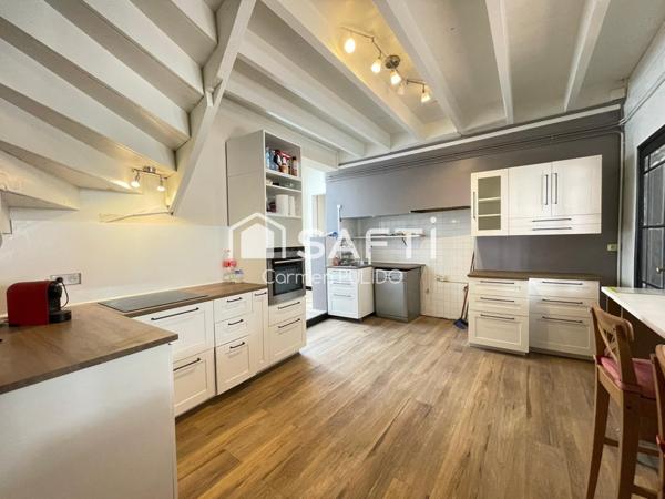 Charmante maison de ville en pierre proche des commerces et d'une gare