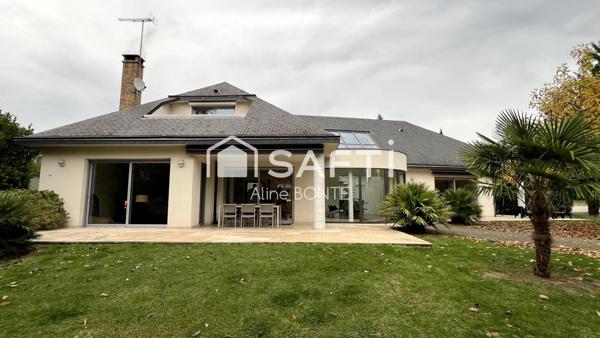 Demeure contemporaine avec double garage