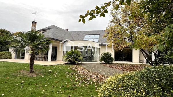 Demeure contemporaine avec double garage
