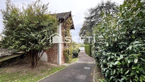Demeure contemporaine avec double garage