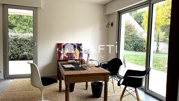 Demeure contemporaine avec double garage