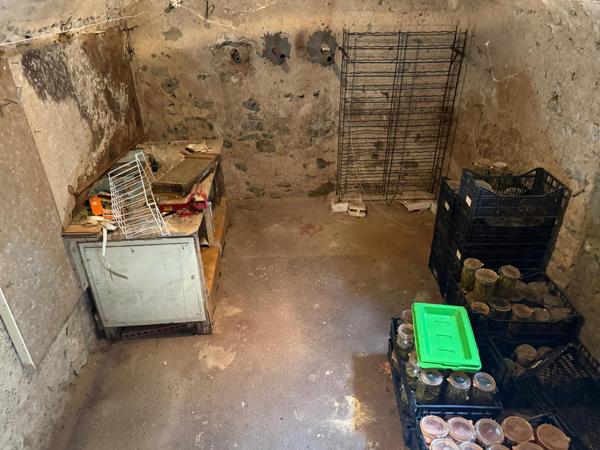 Maison de garde barrière à la campagne