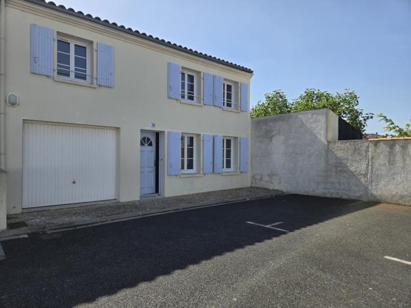 Maison
                                                                                                                                                                                                                                                                                                                        5 pièce(s)                                                                                                                                                                                                          4 chambre(s)                                                                                                                                                                                                          108.05  m²