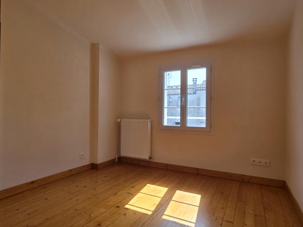 Maison
                                                                                                                                                                                                                                                                                                                        5 pièce(s)                                                                                                                                                                                                          4 chambre(s)                                                                                                                                                                                                          108.05  m²