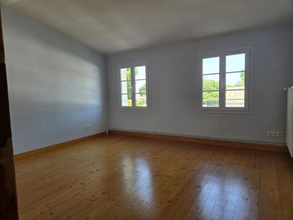 Maison
                                                                                                                                                                                                                                                                                                                        5 pièce(s)                                                                                                                                                                                                          4 chambre(s)                                                                                                                                                                                                          108.05  m²