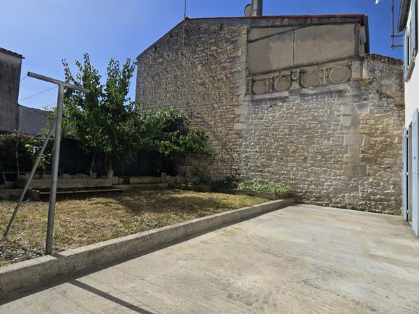 Maison
                                                                                                                                                                                                                                                                                                                        5 pièce(s)                                                                                                                                                                                                          4 chambre(s)                                                                                                                                                                                                          108.05  m²