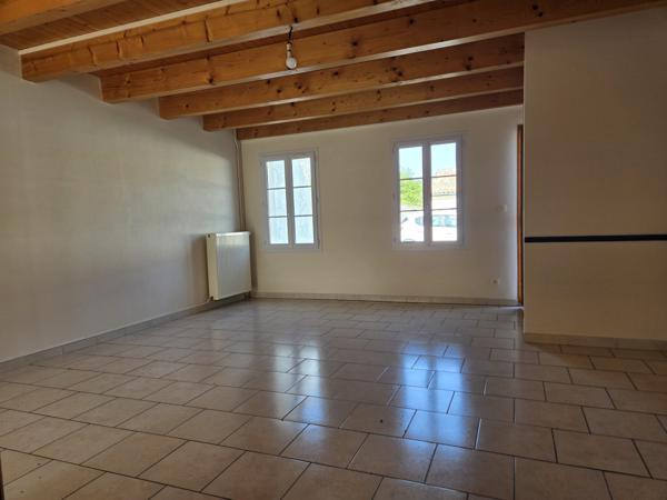 Maison
                                                                                                                                                                                                                                                                                                                        5 pièce(s)                                                                                                                                                                                                          4 chambre(s)                                                                                                                                                                                                          108.05  m²