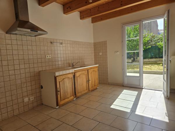 Maison
                                                                                                                                                                                                                                                                                                                        5 pièce(s)                                                                                                                                                                                                          4 chambre(s)                                                                                                                                                                                                          108.05  m²