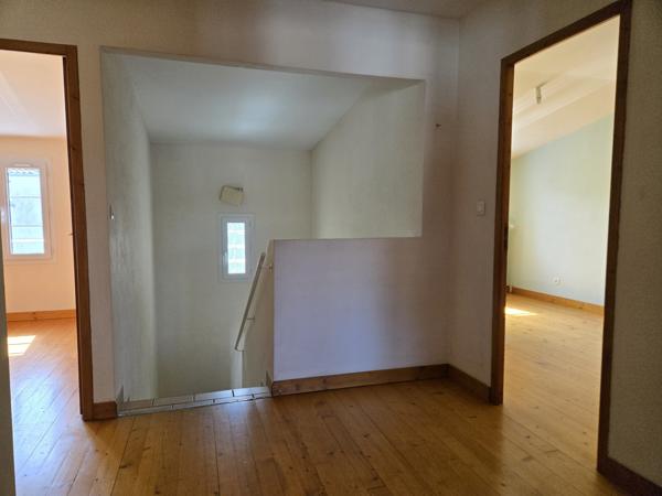 Maison
                                                                                                                                                                                                                                                                                                                        5 pièce(s)                                                                                                                                                                                                          4 chambre(s)                                                                                                                                                                                                          108.05  m²