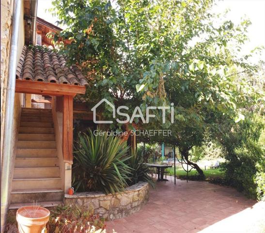 Mas en pierre de 240 m2 , jardin de 2430m2, Véranda, Garages