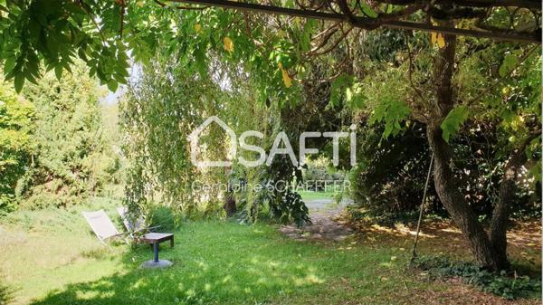 Mas en pierre de 240 m2 , jardin de 2430m2, Véranda, Garages