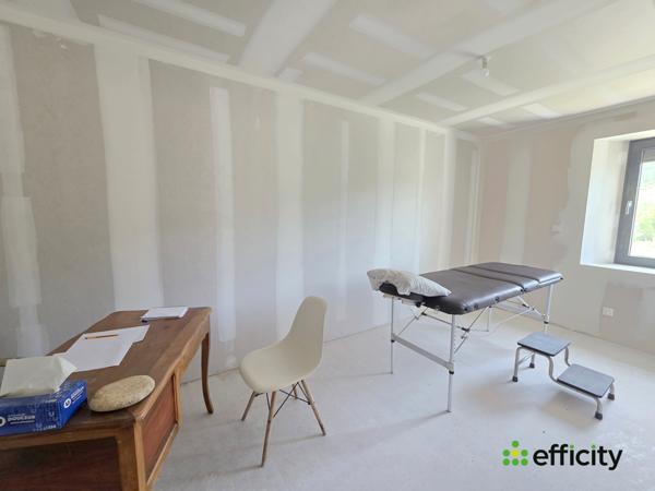 Maison
         6 pièces
        - 152 m² Exclusivité 220 000 € *