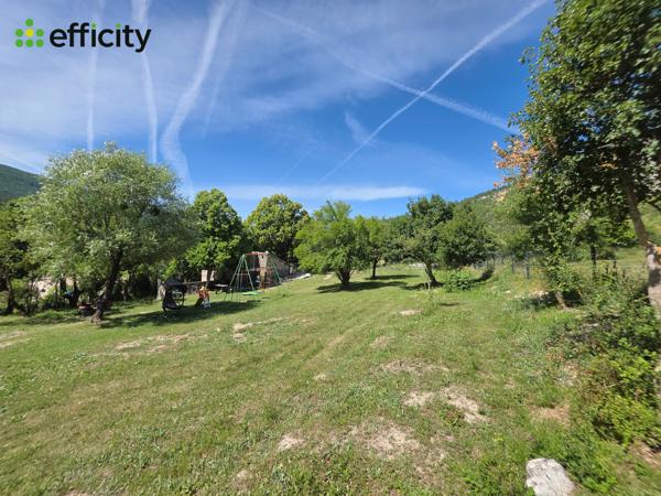Maison
         6 pièces
        - 152 m² Exclusivité 220 000 € *