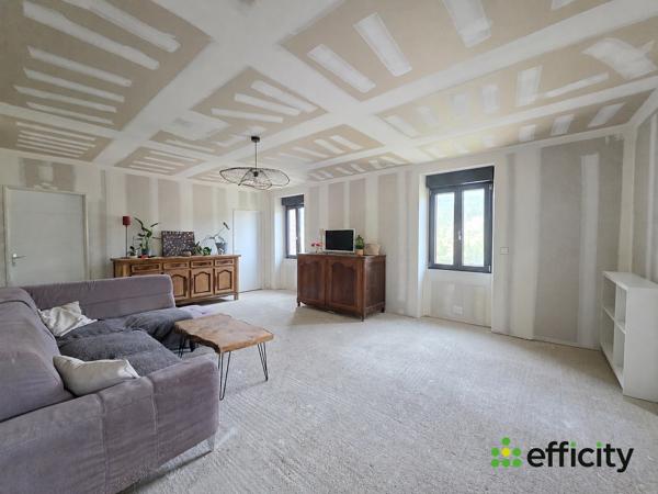 Maison
         6 pièces
        - 152 m² Exclusivité 220 000 € *