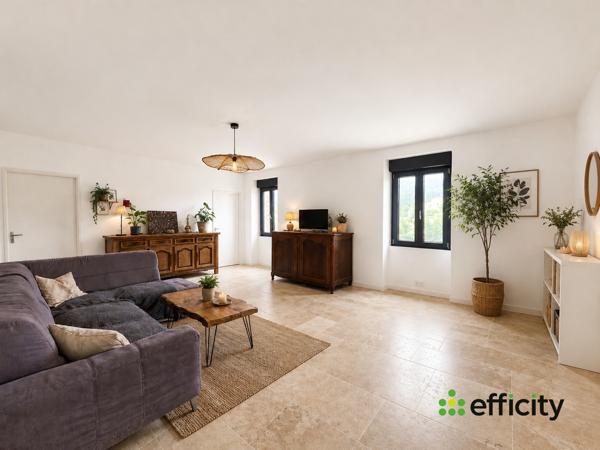 Maison
         6 pièces
        - 152 m² Exclusivité 220 000 € *