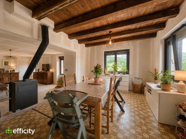 Maison
         6 pièces
        - 152 m² Exclusivité 220 000 € *