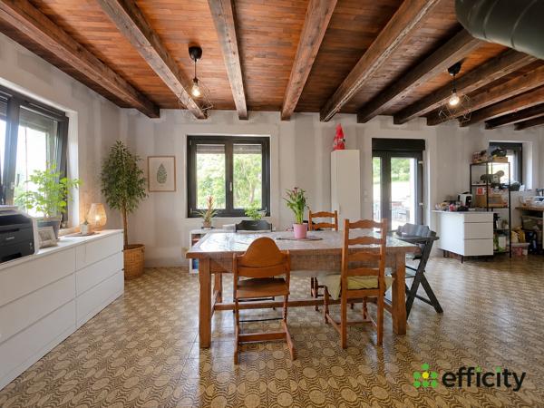 Maison
         6 pièces
        - 152 m² Exclusivité 220 000 € *