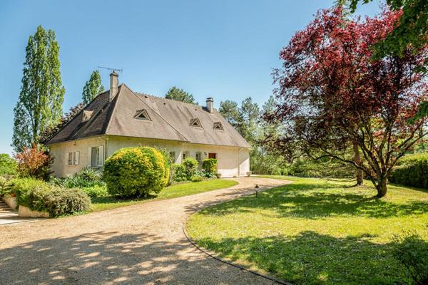 LIEUX UNIQUES ® - PROPRIÉTÉS PRIVÉES - PROPOSE SUPERBE PROPRIETE DE 1980 SUR 4000 M² DE TERRAIN ENTIEREMENT CLOS - GROUETS