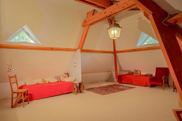 LIEUX UNIQUES ® - PROPRIÉTÉS PRIVÉES - PROPOSE SUPERBE PROPRIETE DE 1980 SUR 4000 M² DE TERRAIN ENTIEREMENT CLOS - GROUETS